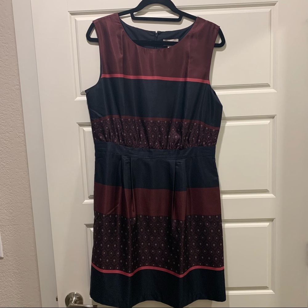 Ann Taylor Loft Navy & Burgundy Stripped Dress